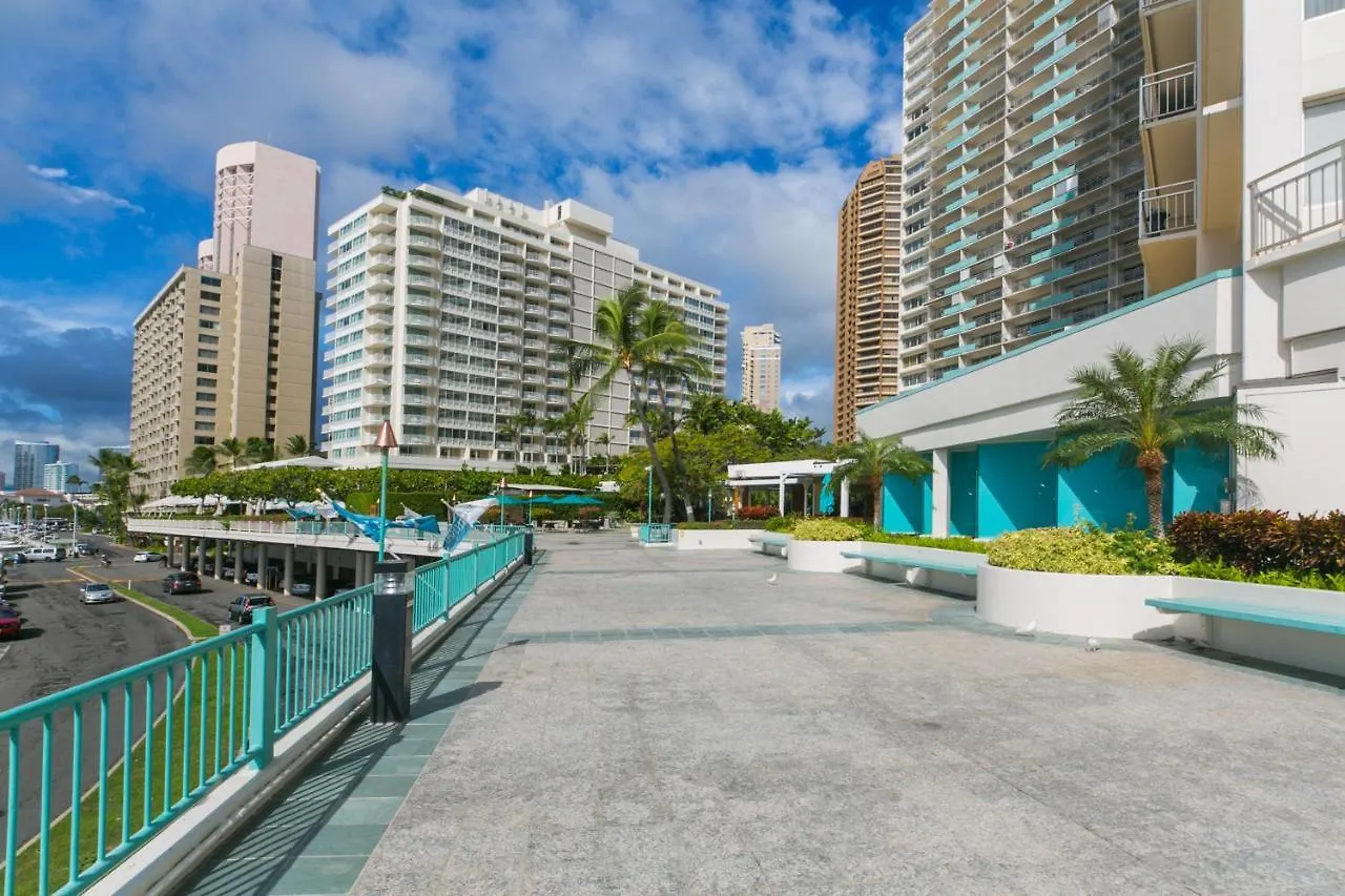 Ilikai Tower 1323 City View 1Br Honolulu Apartment